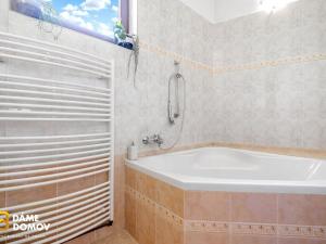 Prodej rodinného domu, Luhačovice, Antonína Slavíčka, 220 m2