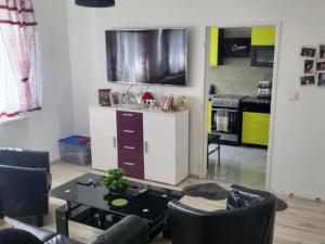 Prodej činžovního domu, Krupka - Bohosudov, Dlouhá, 332 m2