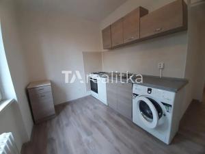 Prodej bytu 2+1, Karviná, Božkova, 58 m2