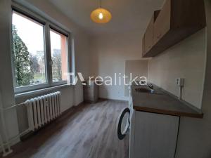 Prodej bytu 2+1, Karviná, Božkova, 58 m2