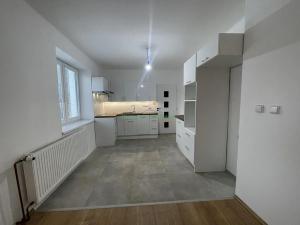 Prodej bytu 2+kk, Frenštát pod Radhoštěm, nám. Míru, 47 m2