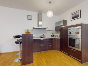 Prodej bytu 2+kk, Karlovy Vary, Libušina, 88 m2