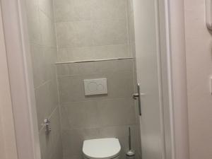 Pronájem bytu 1+kk, Praha - Holešovice, Letohradská, 23 m2