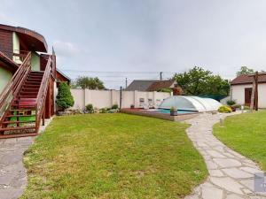 Prodej rodinného domu, Březí, U školky, 198 m2