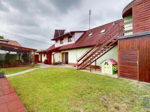 Prodej rodinného domu, Březí, U školky, 198 m2