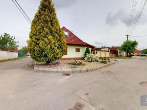 Prodej rodinného domu, Březí, U školky, 198 m2