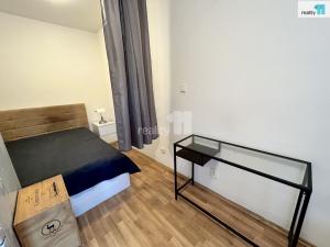 Pronájem bytu 1+kk, Praha - Hrdlořezy, Českobrodská, 24 m2