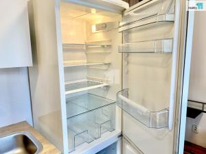 Pronájem bytu 1+kk, Praha - Hrdlořezy, Českobrodská, 24 m2