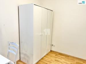 Pronájem bytu 1+kk, Praha - Hrdlořezy, Českobrodská, 24 m2