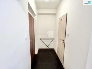 Pronájem bytu 1+kk, Praha - Hrdlořezy, Českobrodská, 24 m2