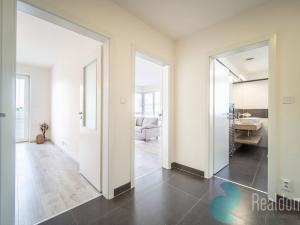 Prodej bytu 2+kk, Říčany, Na Výšině, 56 m2