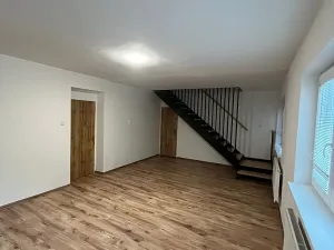 Pronájem bytu 3+1, Záchlumí, 103 m2