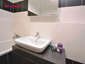 Pronájem bytu 2+kk, Hostivice, Žitná, 45 m2