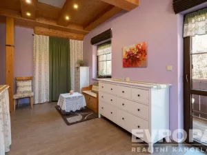 Prodej komerční nemovitosti, Dolní Lánov, 171 m2