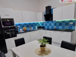 Prodej bytu 3+1, Karlovy Vary, náměstí Dr. M. Horákové, 78 m2