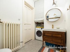 Pronájem bytu 2+kk, Praha - Nusle, Oldřichova, 43 m2