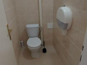 Pronájem kanceláře, Praha - Strašnice, V Olšinách, 112 m2