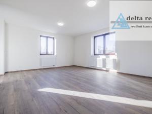 Prodej bytu 2+kk, Šumperk, Jesenická, 65 m2