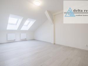 Prodej bytu 2+kk, Šumperk, Jesenická, 71 m2