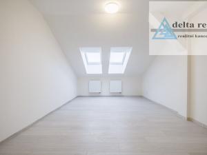 Prodej bytu 2+kk, Šumperk, Jesenická, 71 m2