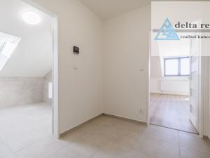Prodej bytu 2+kk, Šumperk, Jesenická, 71 m2