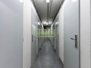 Prodej garážového stání, Praha - Hostivař, náměstí Přátelství, 25 m2