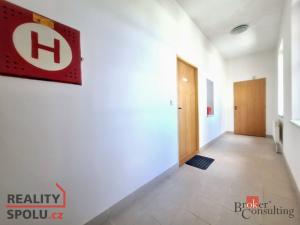 Pronájem kanceláře, Plzeň - Skvrňany, Domažlická, 41 m2