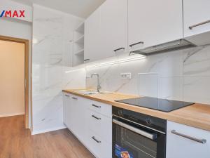 Pronájem bytu 2+1, Praha - Vršovice, Amurská, 73 m2