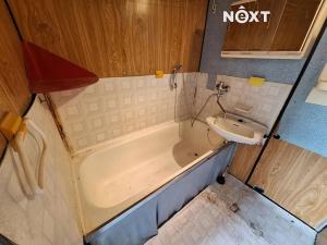 Prodej bytu 3+1, Hostinné, Sídliště, 71 m2