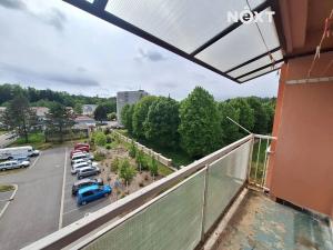 Prodej bytu 3+1, Hostinné, Sídliště, 71 m2