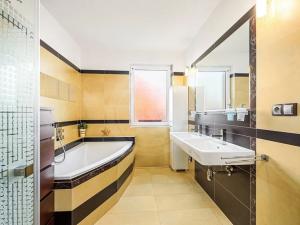 Prodej rodinného domu, České Budějovice, Prašná, 300 m2