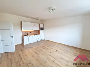 Pronájem bytu 2+kk, Praha - Kyje, Jamská, 43 m2