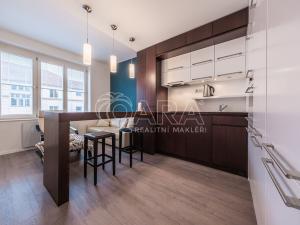 Pronájem bytu 2+kk, Praha - Vysočany, Novovysočanská, 52 m2
