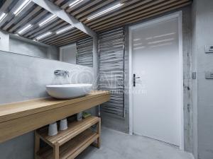 Pronájem bytu 2+kk, Praha - Vysočany, Novovysočanská, 52 m2