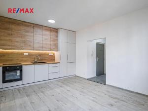 Pronájem bytu 2+kk, Jindřichův Hradec, Schwaigrova, 41 m2