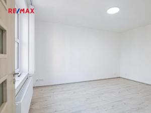 Pronájem bytu 2+kk, Jindřichův Hradec, Schwaigrova, 41 m2