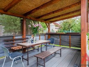 Pronájem rodinného domu, Praha - Dubeč, K pekárně, 104 m2
