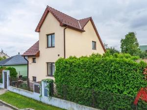 Pronájem rodinného domu, Praha - Dubeč, K pekárně, 104 m2