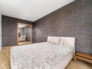 Pronájem bytu 2+kk, Praha - Holešovice, V háji, 53 m2
