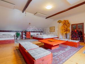 Prodej vícegeneračního domu, Paračov, 388 m2