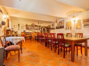 Prodej vícegeneračního domu, Paračov, 388 m2