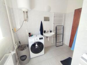 Pronájem bytu 1+kk, Hlučín, Petra Bezruče, 36 m2