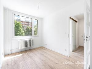 Pronájem bytu 2+kk, Praha - Řepy, Laudova, 33 m2