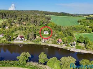 Prodej chaty, Týn nad Vltavou - Hněvkovice na levém břehu Vltavy, 86 m2