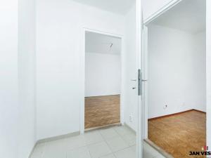 Pronájem bytu 1+1, Praha - Čakovice, Myjavská, 28 m2