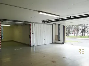 Pronájem garáže, Praha - Prosek, Lovosická, 18 m2