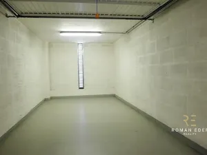 Pronájem garáže, Praha - Prosek, Lovosická, 18 m2