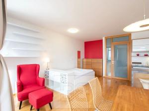 Pronájem bytu 1+kk, Praha - Prosek, Litoměřická, 52 m2