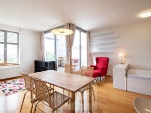 Pronájem bytu 1+kk, Praha - Prosek, Litoměřická, 52 m2