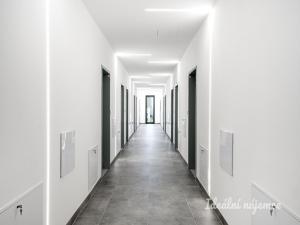 Pronájem bytu 1+kk, Praha - Kyje, Za černým mostem, 27 m2